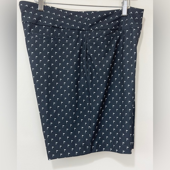 Tail White Label In For The Win Pull On Bermuda Gild Short UPF 50 Size … - Picture 8 of 10